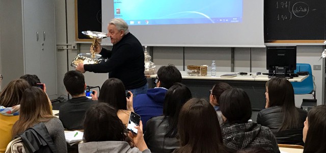 Gerardo Sacco sale in cattedra all'ateneo di Arcavacata nel Corso di Mario Caligiuri