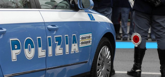 Pregiudicato ai domiciliari beccato in giro dalla Polizia. Arrestato