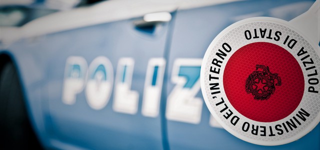 Catanzaro: la Polizia di Stato arresta un uomo per detenzione illegale di sostanze stupefacenti ai fini di spaccio.