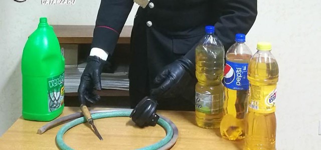 Rubava carburante dallo scuolabus del Comune: arrestato dai Carabinieri