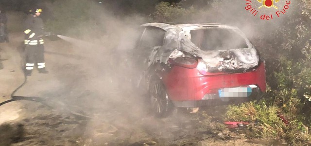 A fuoco auto nella provincia di Catanzaro