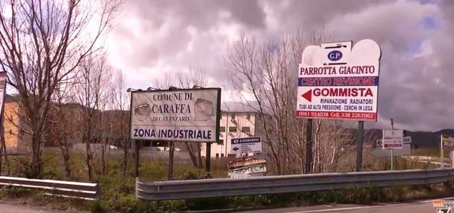 Zona industriale di Caraffa di Catanzaro nel degrado, protestano gli imprenditori (VIDEO)