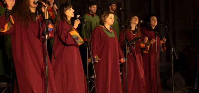 Il gospel approda nel cuore di Vibo Valentia: questa mattina il concerto degli Amoled Voices