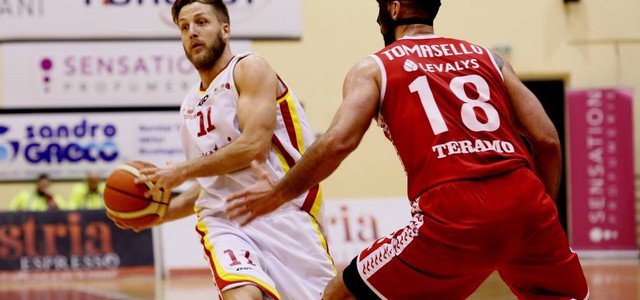 Basket: la sesta "sinfonia" della Mastria Vending, anche la Stella Azzurra Roma va ko