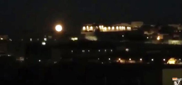 La luna sorge maestosa a Catanzaro: la natura fa il suo spettacolo (VIDEO)