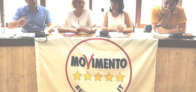 Aeroporto di Crotone, i 5stelle incalzano Oliverio, "chiederemo pure incontro con De Felice"
