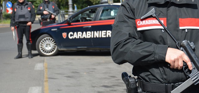 Sfugge all'alt e tenta di investire carabiniere, arrestato