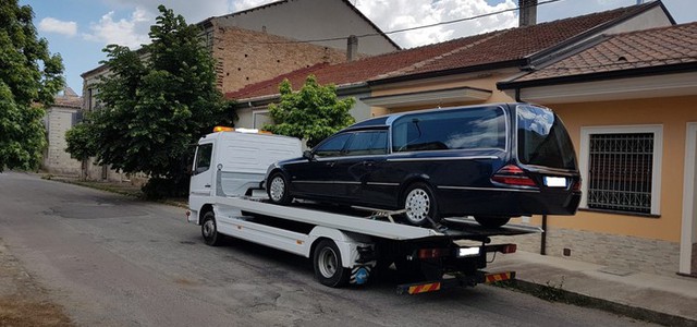 Sequestrate auto funebri utilizzate per funerale di boss
