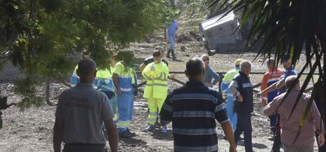 Maltempo a Livorno: trovato il corpo dell'ultimo disperso, 8 i morti
