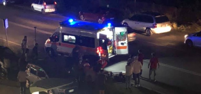 Uomo travolto da un’auto mentre attraversava la strada
