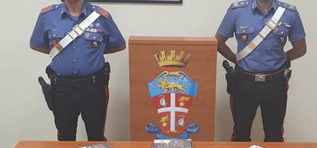Arrestato Poliziotto: Trasportava 7,5 kg di cocaina in auto
