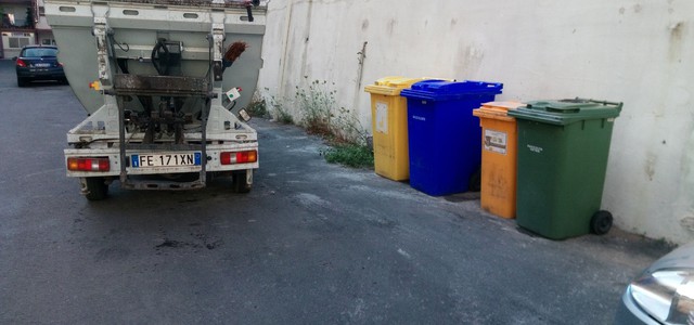 CATANZARO, NUOVO INTERVENTO DI BONIFICA RIFIUTI IN VIALE ISONZO