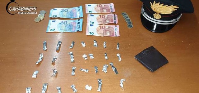 Reggio Calabria, in auto con cocaina: arrestato 18enne catanzarese