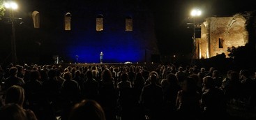 Monica Guerritore incanta il pubblico allo Scolacium