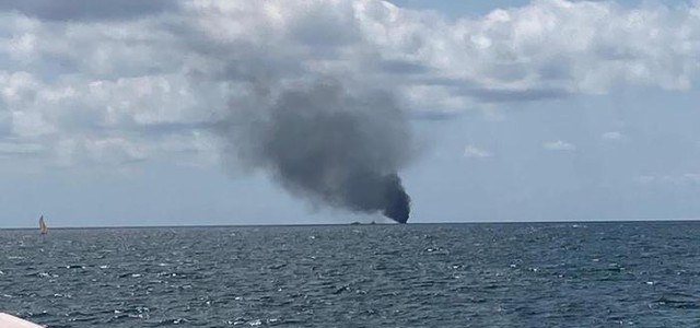 Prende fuoco barcone, 3 migranti morti e un disperso