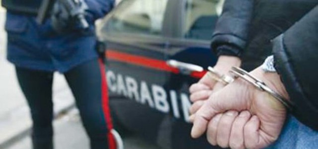 Ricevono droga per riparare una caldaia, due arresti nel Catanzarese