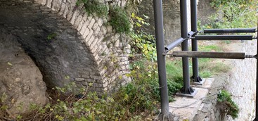 Ascensore panoramico. Prosegue la denuncia di Veraldi: "Bellavista  una discarica a cielo aperto. Balaustra ancora una volta mal riparata".