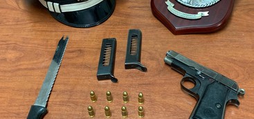 Litiga con il nipote, lo minaccia con un coltello ed una pistola: arrestato 47enne (FOTO)