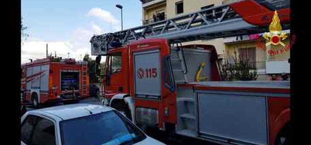 Paura per incendio a Reggio, nessun ferito