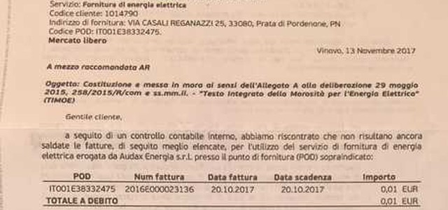 Bolletta un cent, paga o stacchiamo luce