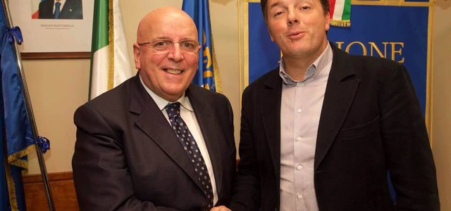 Ammodernamento S. S. 106: Renzi ed oliverio sorridenti in Cittadella