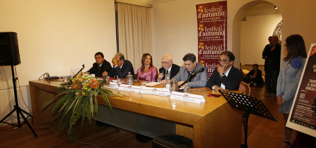 Festival d'Autunno, straordinario successo per la presentazione del libro di Armin Wolf (VIDEO)