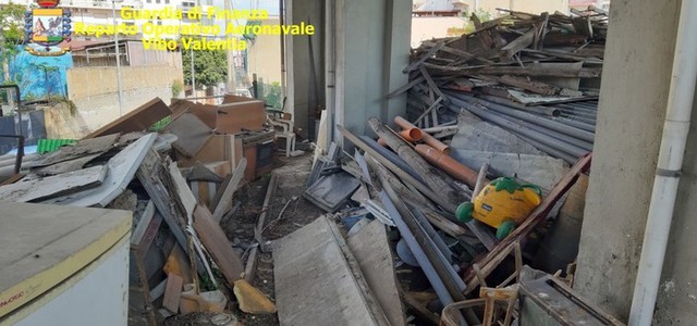 Sequestrata discarica abusiva di 250 mq, denunciato responsabile