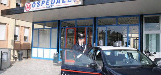 Raid vandalico in ospedale Locri