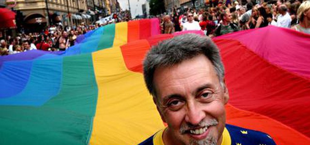 Muore Gilbert Baker, inventò la bandiera arcobaleno
