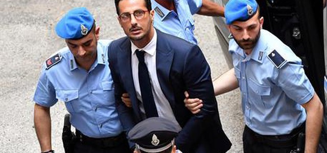 Corona: procura di Locri indaga per riciclaggio