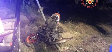 Incidente stradale sulla statale 106 nel Catanzarese: muore 18enne