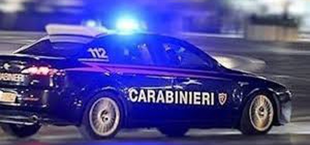 Sfugge all'alt dei Carabinieri, ferito da un colpo dei militari