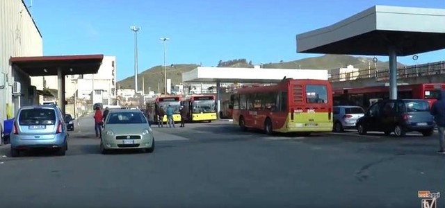 Protestano i lavoratori Amc (VIDEO)