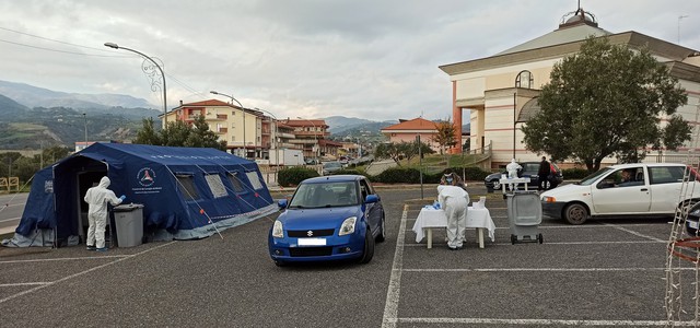 SCREENING COVID-19 A SATRIANO, GRANDE SUCCESSO PER L’INIZIATIVA VOLUTA DAL SINDACO CHIARAVALLOTI