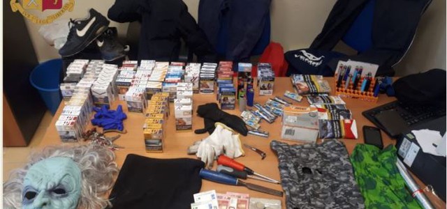Furto aggravato, ricettazione e possesso di arnesi atti allo scasso, arrestato 31enne