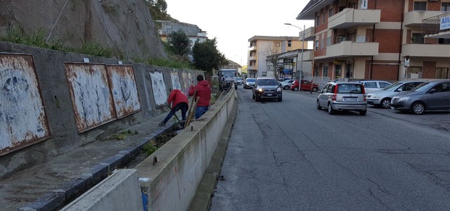 Longo: via barriere jersey, torna intera la carreggiata stradale di viale Brutium