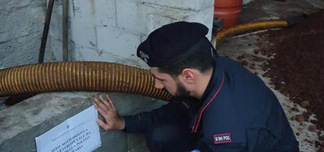 Reflui scaricati in un fosso, sequestrato frantoio