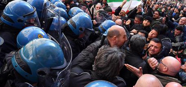 Uber-Taxi: sospesa protesta. Oggi voto di fiducia su Milleproroghe