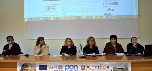 Tavola rotonda per discutere sul fenomeno del bullismo al liceo scientifico “Enrico Fermi”