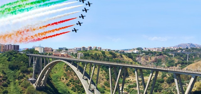 Giro d'italia Frecce Tricolore , su Catanzaro il 28 maggio