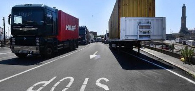 TIR: TRASPORTOUNITO, DIFRONTE ALLA TENSIONE  LA COMMISSIONE SCIOPERI PREFERISCE IGNORARE L'EMERGENZA