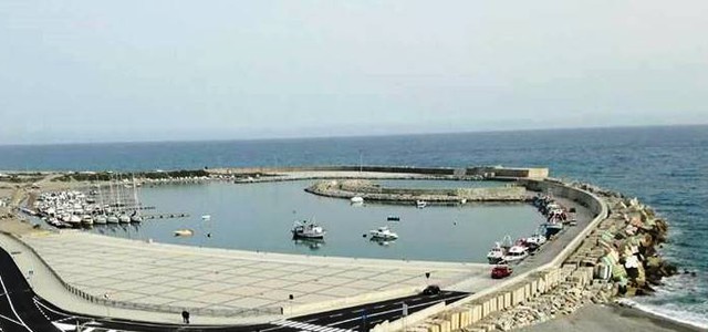 A breve lavori di sistemazione e ripristino del piazzale del porto, intervento a danno dell’impresa