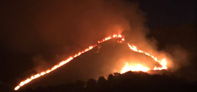 Incendi, fiamme anche sulle colline della zona sud di Catanzaro