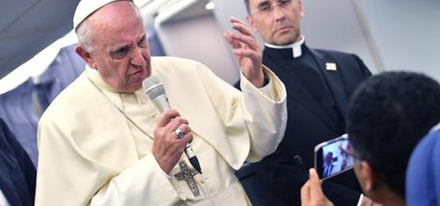 Papa: su Barros parole errate, scusa