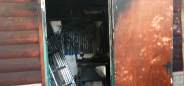 Rogo a Lamezia Terme. In fiamme un box
