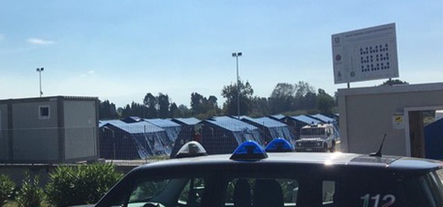 Migranti picchiati per odio, un arresto