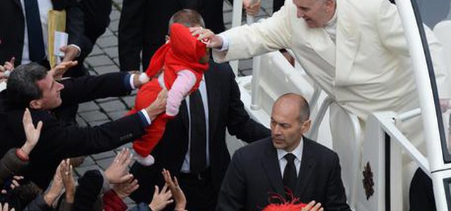 Papa Francesco andrà sereno in Egitto, 'non userà auto blindate'