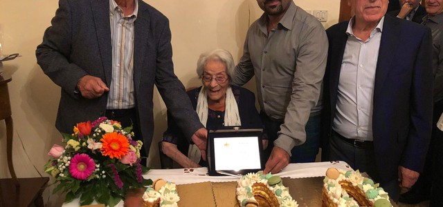L’ASSESSORE RUSSO HA CONSEGNATO UNA TARGA ALLA CENTENARIA IOLANDA MAZZEI