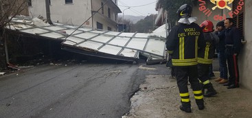 Maltempo, diversi interventi dei vigili del fuoco nel Catanzarese (VIDEO)