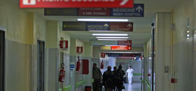Bimbi ingeriscono prodotto sturalavandini, uno è grave